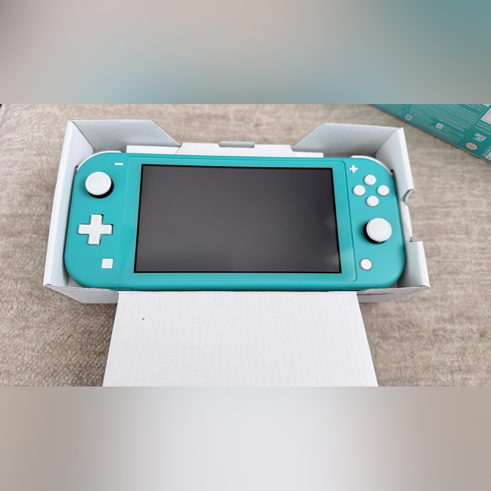 NEW Nintendo Switch Lite in Bright Turquoise